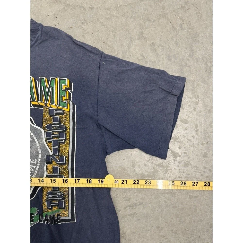 Vintage 90's Notre Dame University Single T Shirt Beautiful distressed Size L